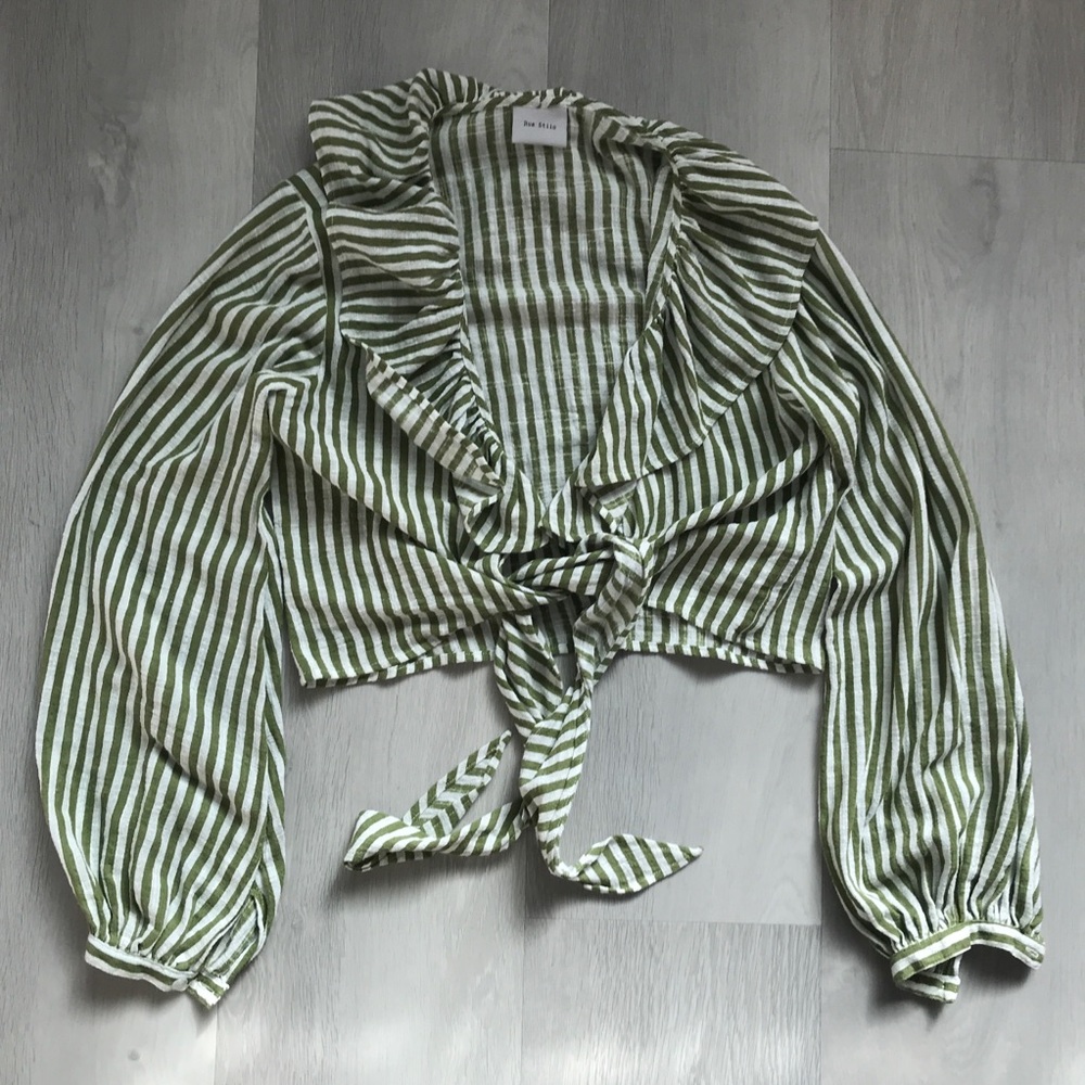 RUE STIIC STRIPED GREEN WHITE WRAP RUFFLE BLOUSE WEMS MEDIUM